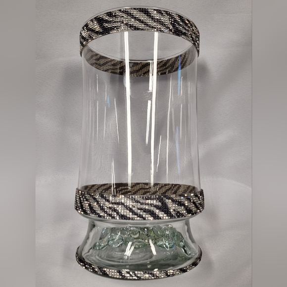 Urn Vase - Picture 3 of 3